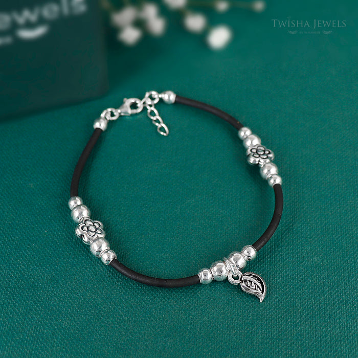 Soft Leaf Glow Bracelet