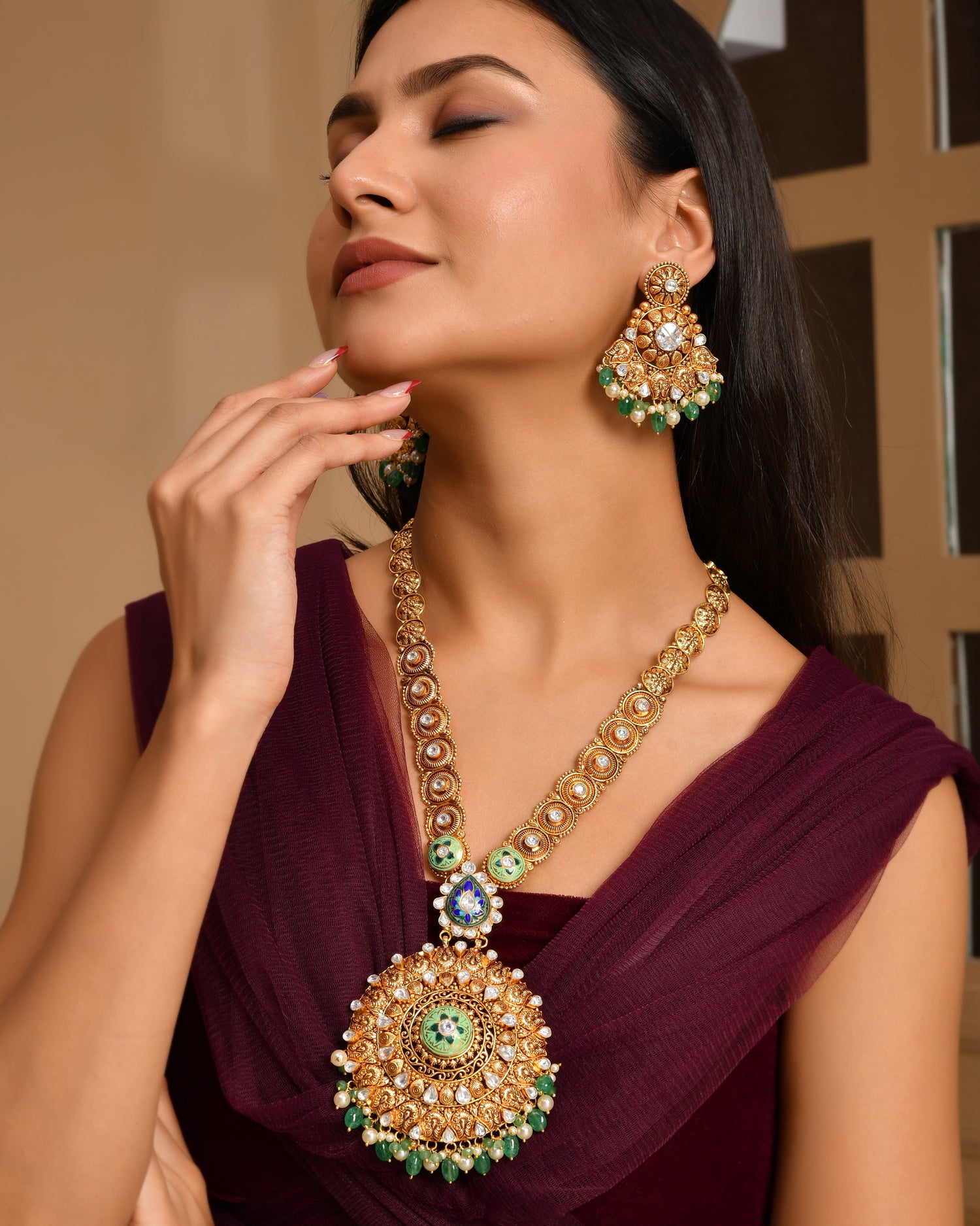 Emerald Rajwada Kundan Haar