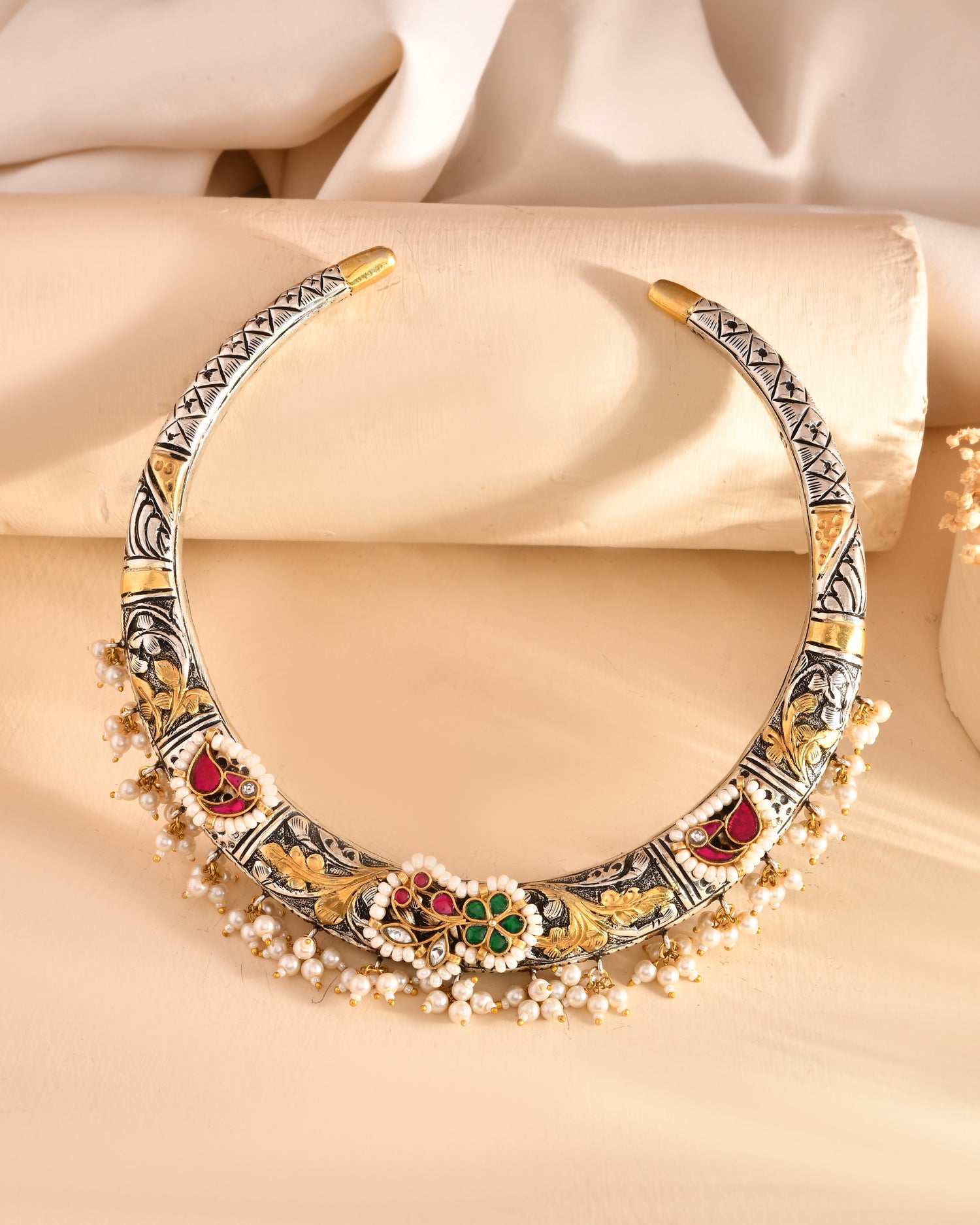 Regal Rajwada Hasli Neckalce