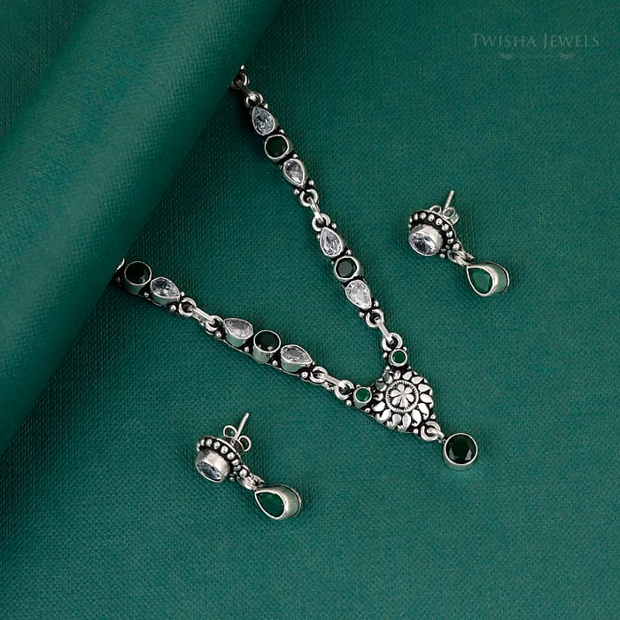 Nyra Green Silver Necklace Set