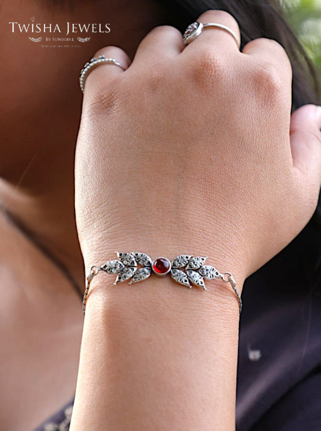 Gulnaar Grace Adjustable 925 Silver Bracelet